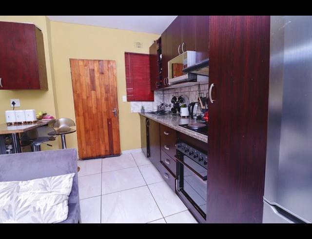 2 BEDROOM APARTMENT FOR SALE IN FLEURHOF